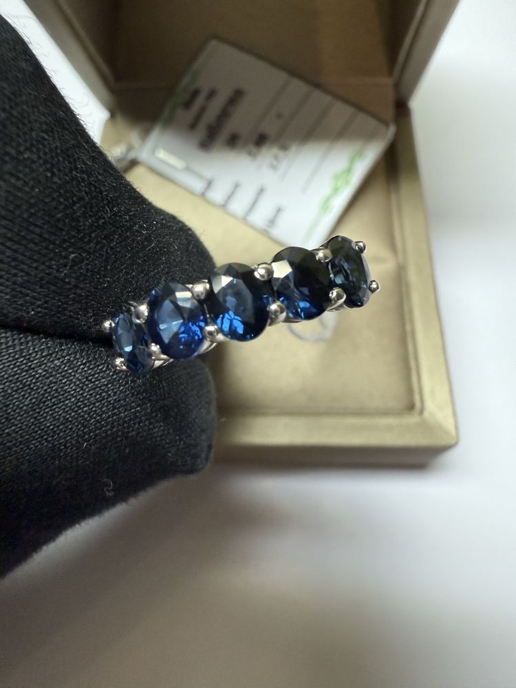 Кольцо дорожка 750 проба 2.48 грамм, природные сапфиры Цейлон 1.85 ct