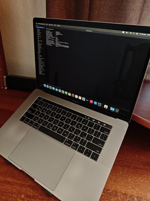 MacBook Pro 15" (лінійка 2018-2020) 

i7 / 16GB / 256GB SSD / Radeon