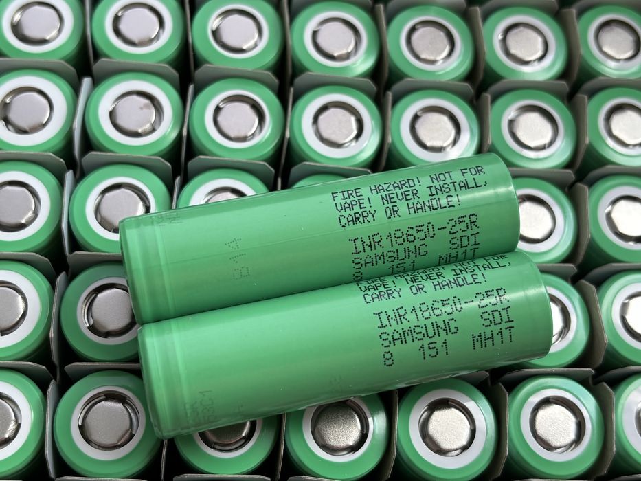 Нові 2500-2700мAh Високотокові Samsung 25R для інструменту  18650