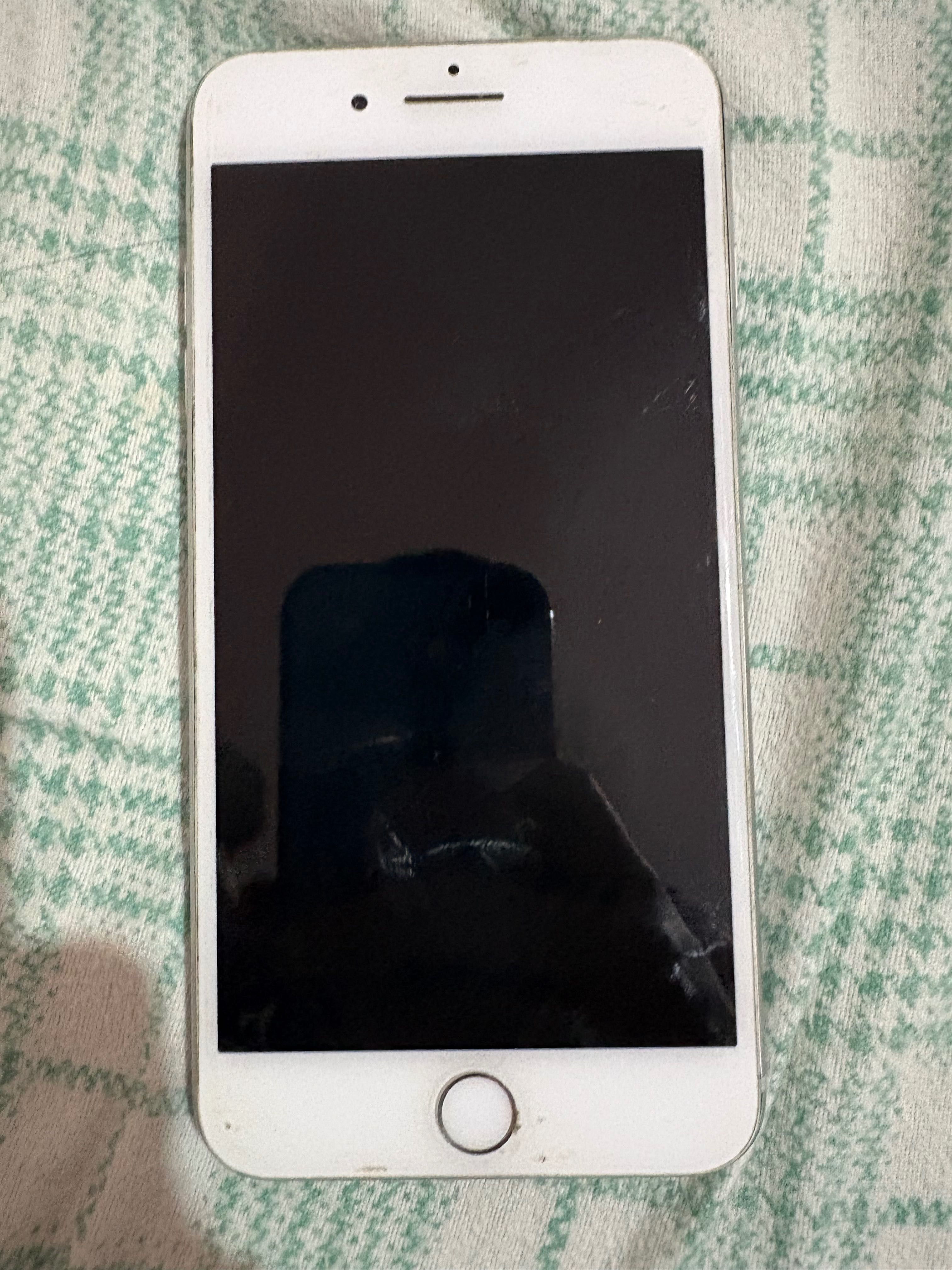 iPhone 8 Plus bem conservado.