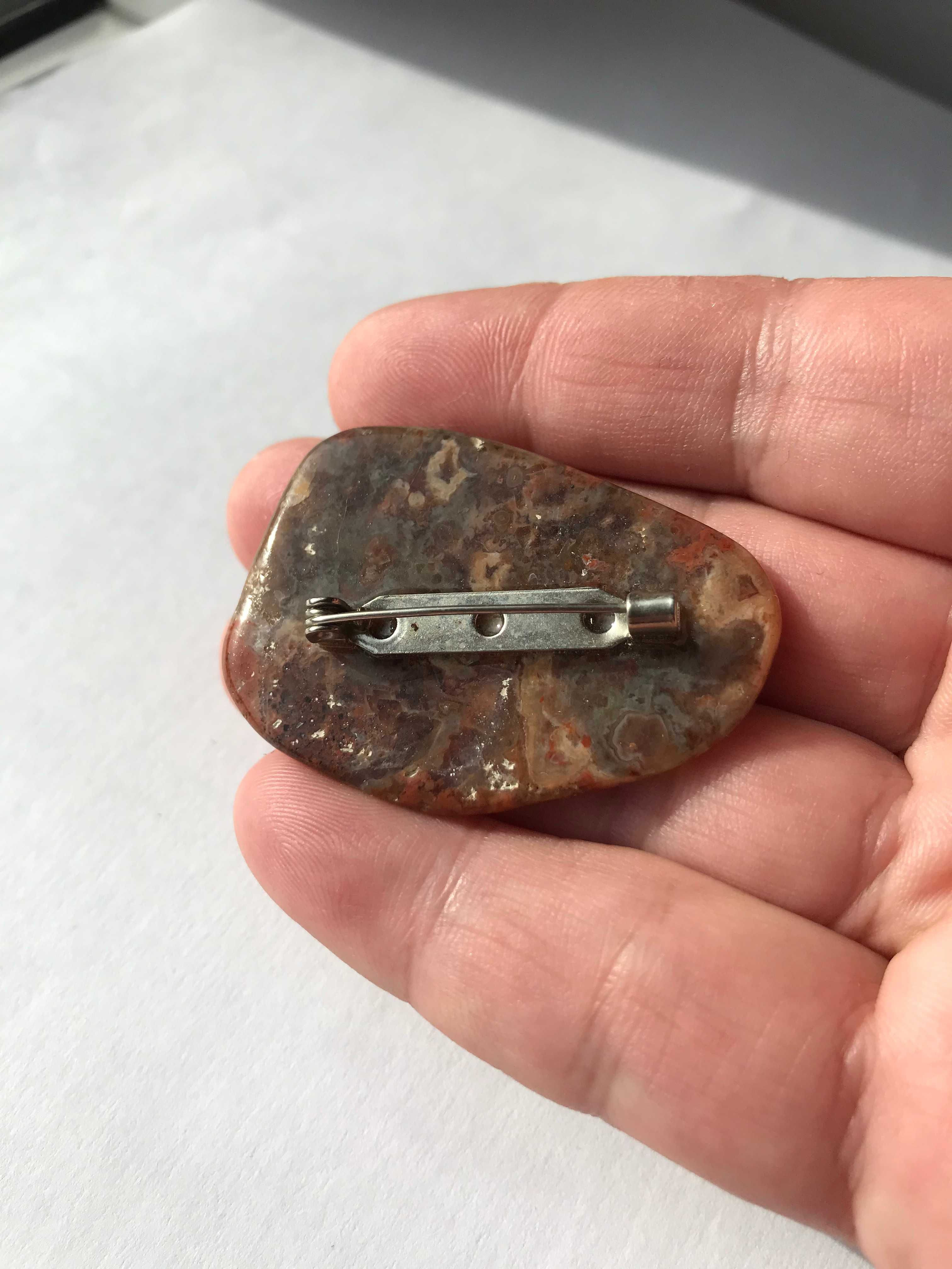 Broszka brązowy jaspis kamień naturalny OCZYSZCZA AURĘ SPOKÓJ brosza
