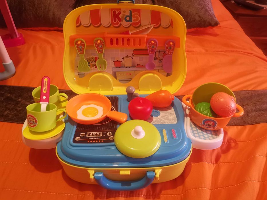 Mini cozinha portátil. E máquina café