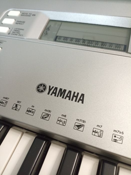 Teclado Yamaha YPT-360 (Equivalente PSR-E363) - Sensível ao Toque!