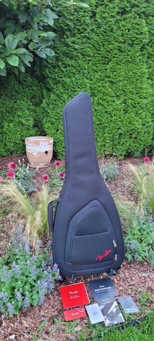 Fender Acoustasonic Telecaster  bialy wyprzedaż instrumentów.