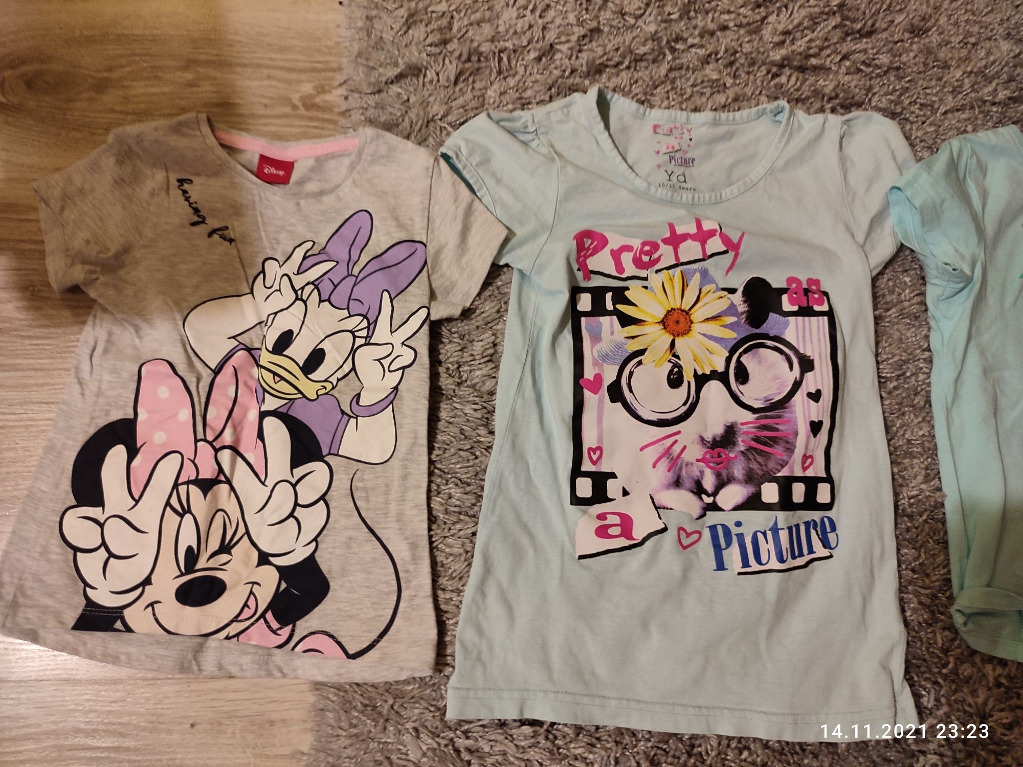 4 koszulki dla dziewczynki 110 i jedna 140