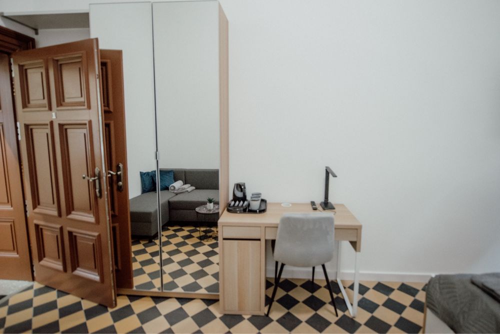 Noclegi dla ekip - 8 dużych lóżek centrum lodzi FAKTURA VAT