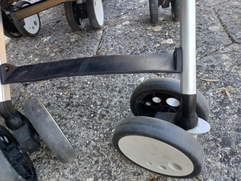 Vendo carro de bebé duplo usado