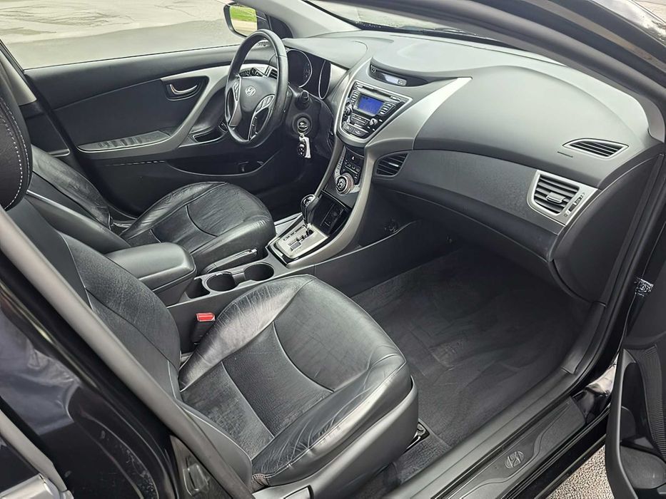 Hyundai Elantra      2013