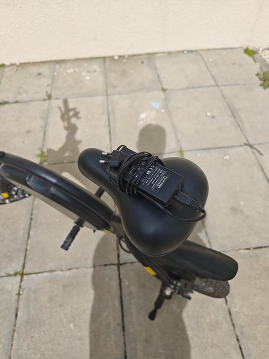 Bicicleta Elétrica Urban Glide 140 Preta Em muito bom estado