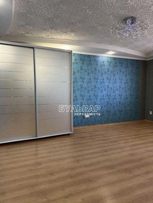 Продам 3 к.кв - 124м2, Центр, Залесская 5, Павловка, Клочковская
