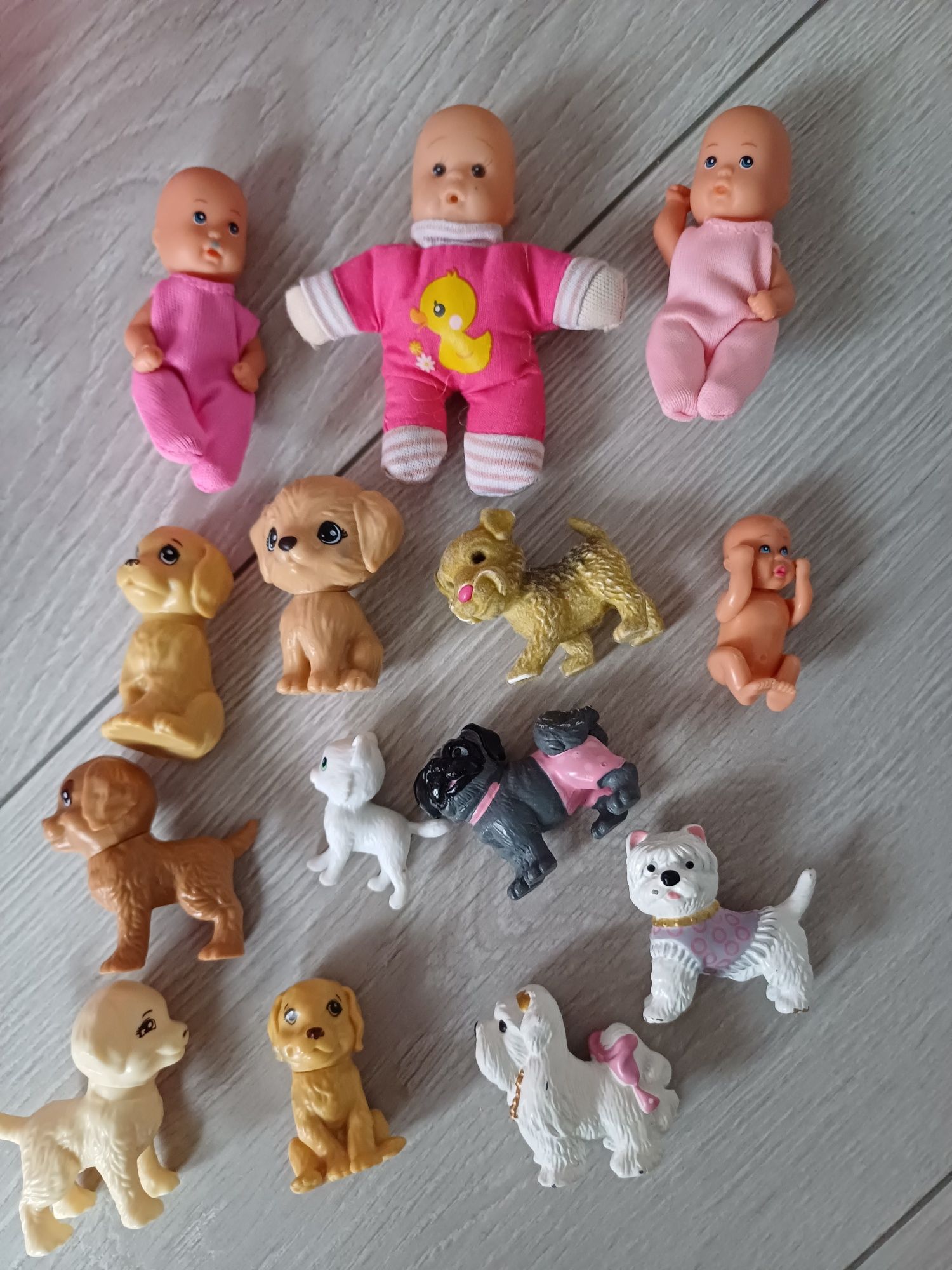 Zestaw zabawek z serii barbie i nie tylko,domek,szafa itp