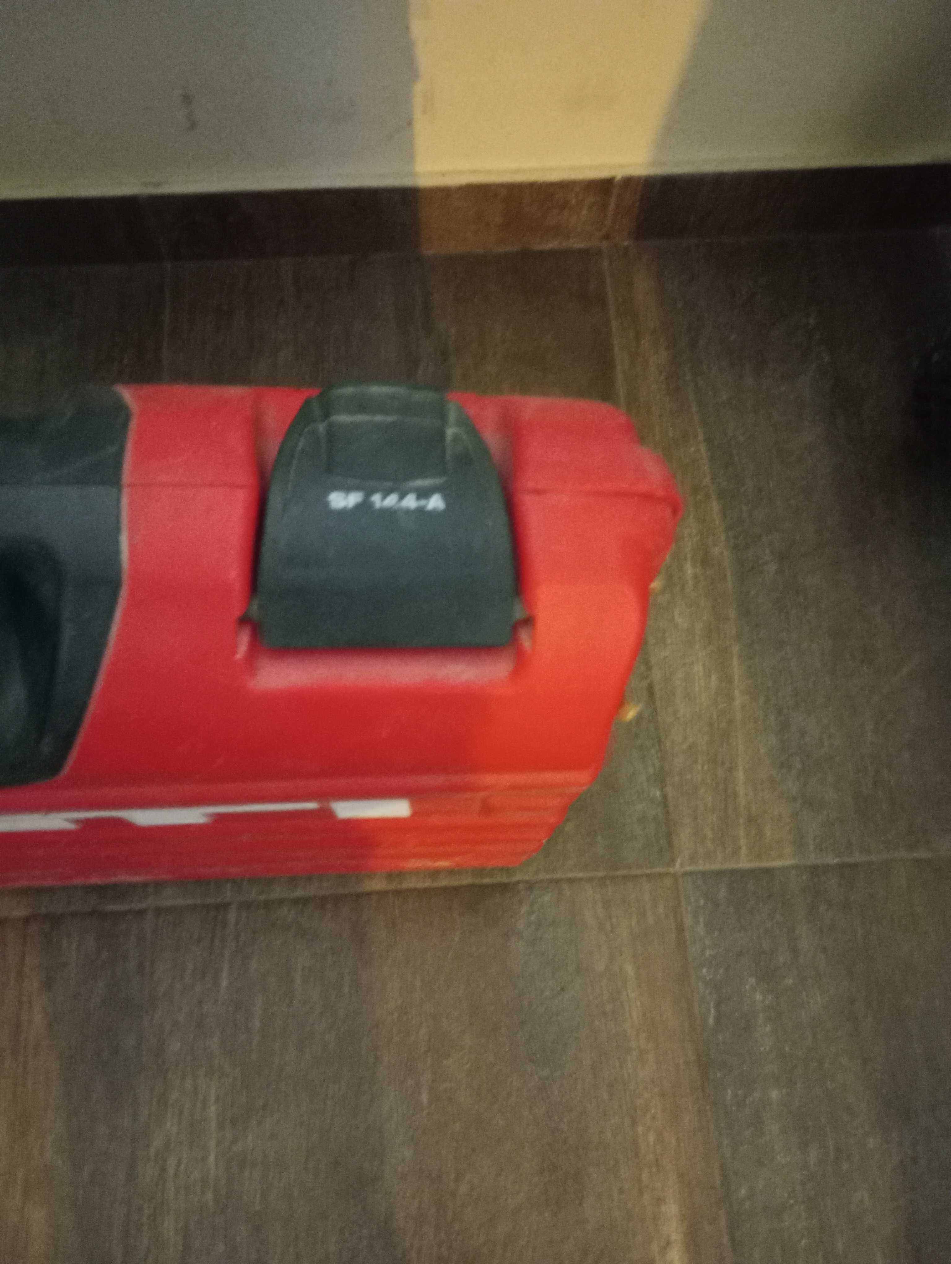 Wkrętarka Hilti  14,4V, ładowarka i baterią w oryginalnej walizce,