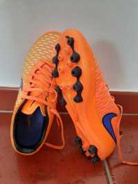 Chuteiras Nike em Bom Estado