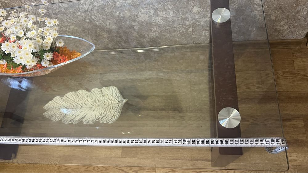 Журнальный стеклянный стол