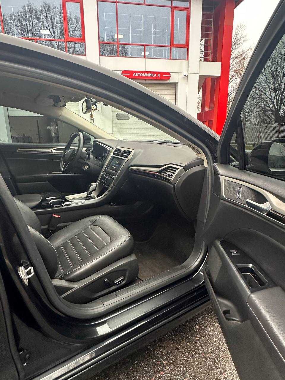 Ford Fusion Hybryd 2013 Рік