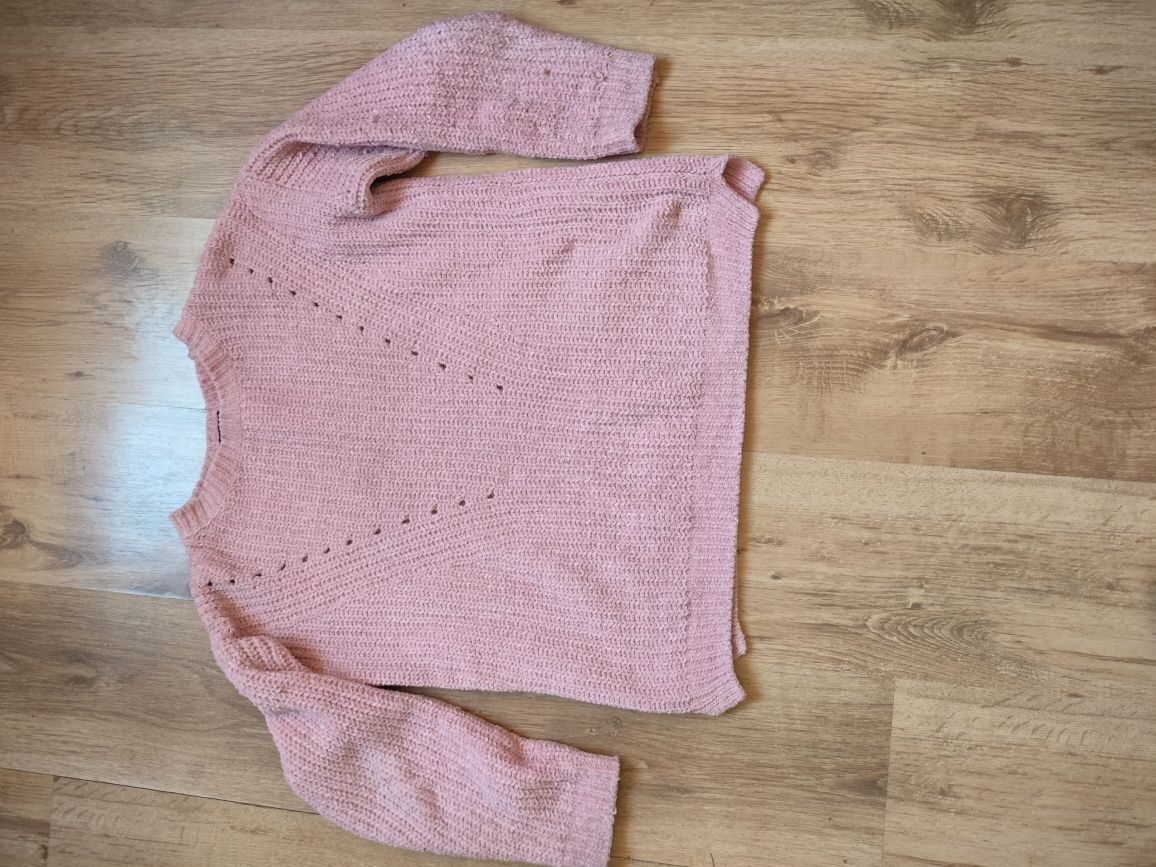 Piękny różowy sweter