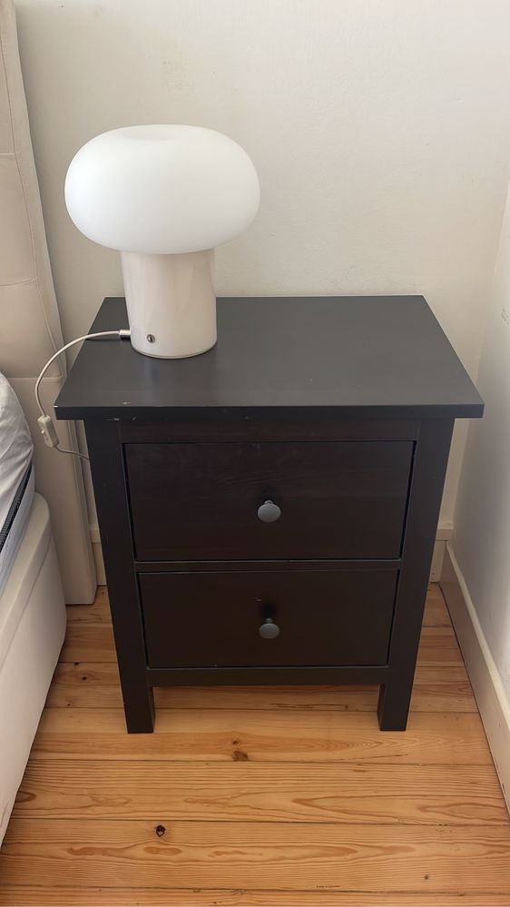 Mesa cabiceira HEMNES ikea