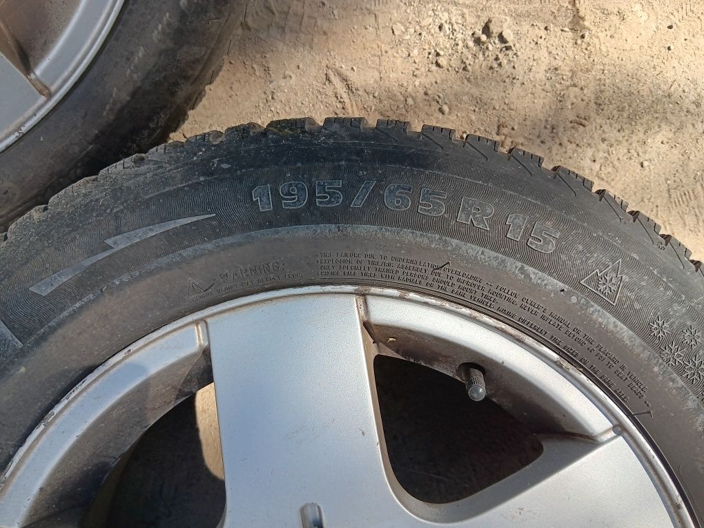 Vw golf  iv 4 koła alufelgi 5x100 opony 195/65R15 M+S