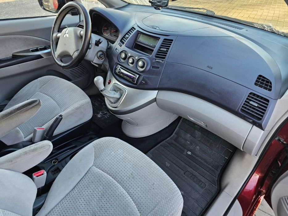 Mitsubishi Grandis 2.4 LPG 6 osobowy