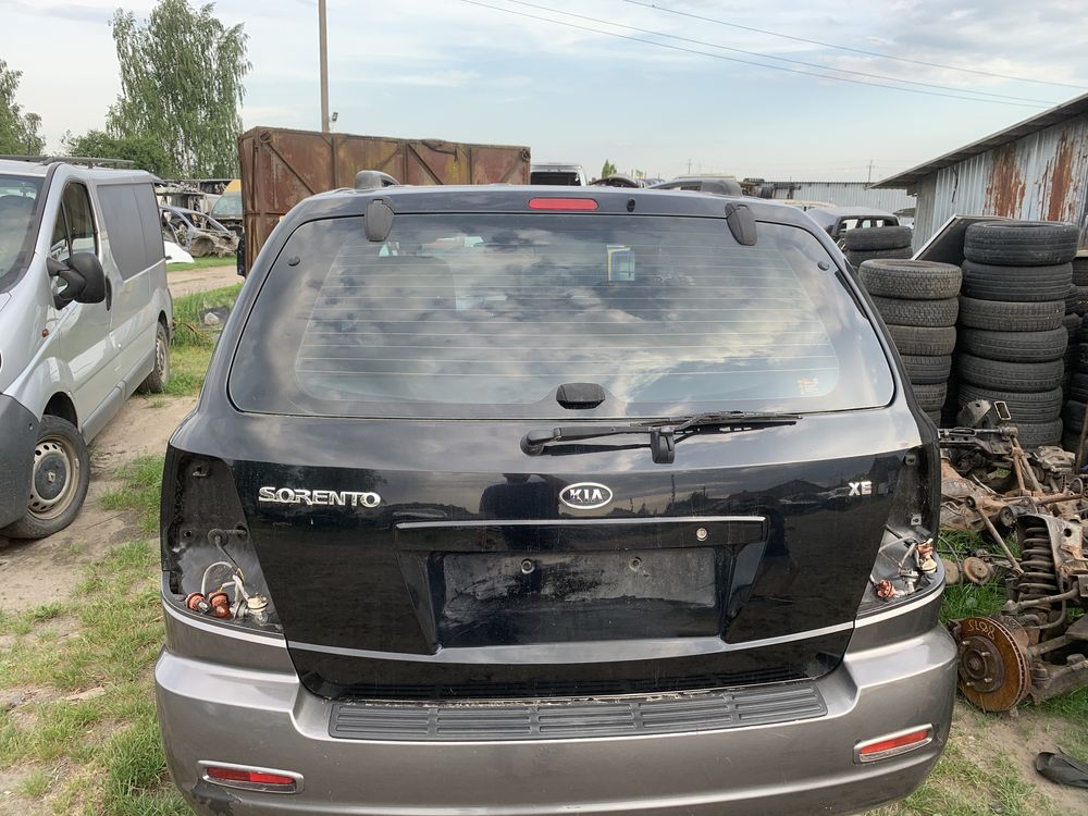Скло кришки багажника Kia Sorento 2002 - 2009 стекло ляди Кіа Соренто