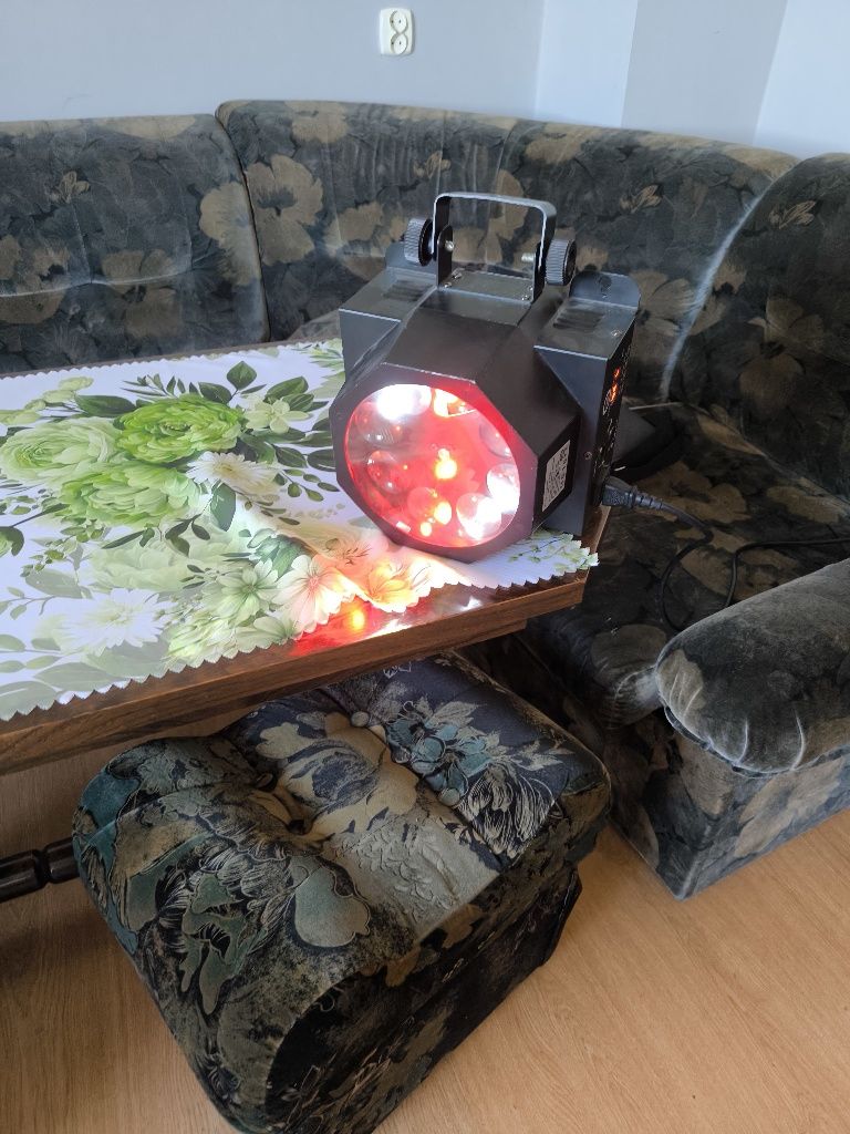 Lampa Revo uszkodzona pleksa tylko.