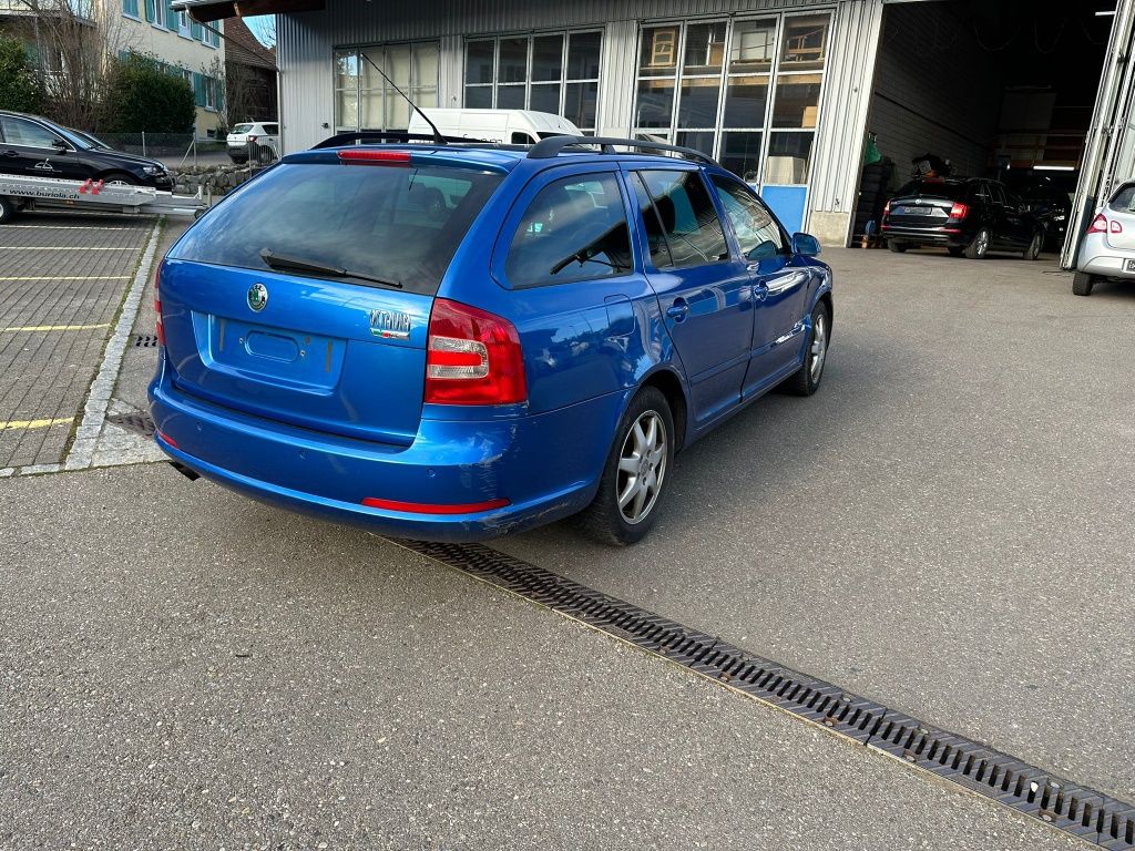 Części Skoda Octavia II 2.0 tfsi bwa 9463  1.8Tfsi 9910 cda kod lakier