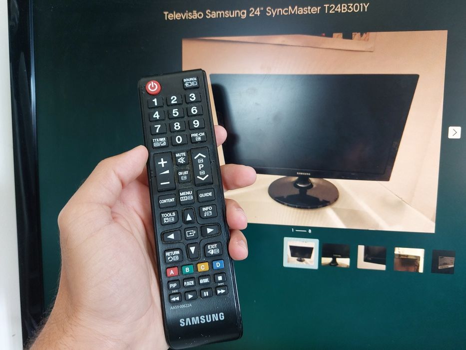 Televisão Samsung 24" SyncMaster T24B301Y / Comando Samsung