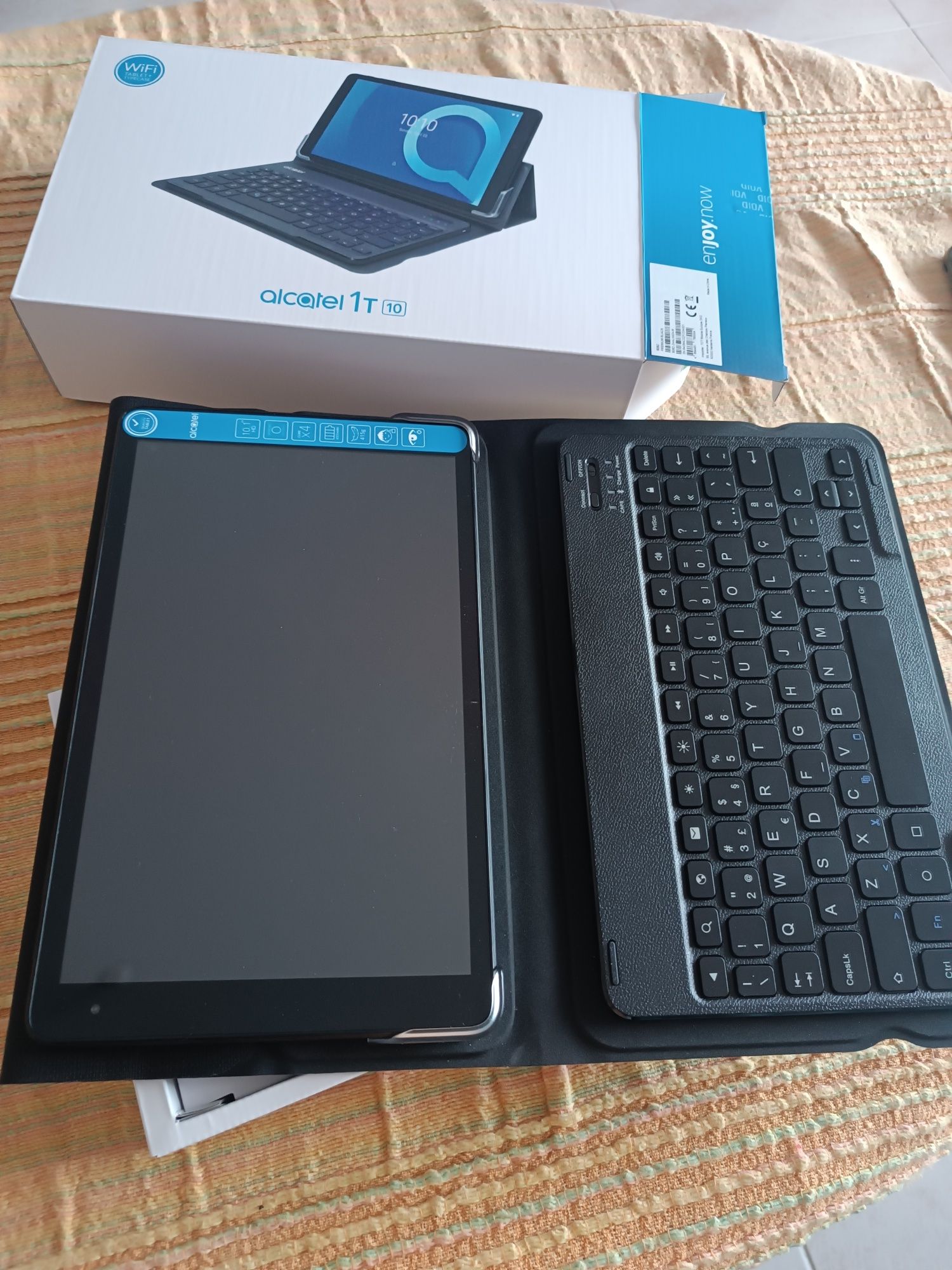 Tablet + teclado Alcatel 1T 10