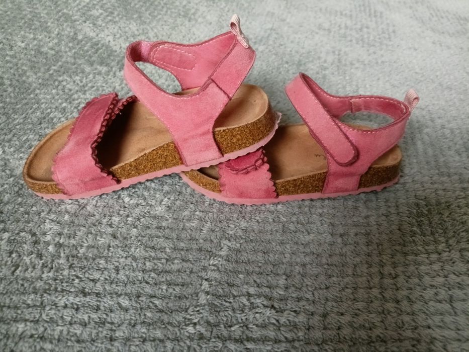 Sandały dziewczęce w kolorze różowym, w rozmiarze 28. Nelli blu