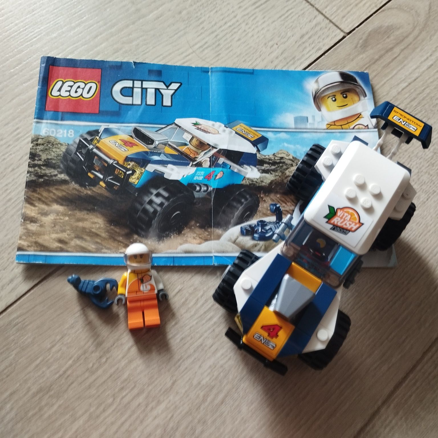 LEGO city 60218 pustynna wyscigowka