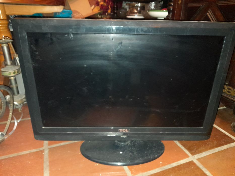 Televisão TCL 32A12H.  32'