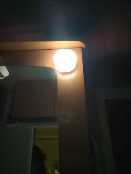 Bezprzewodowa Lampka LED z Czujnikiem Ruchu Regulacja Natężenia