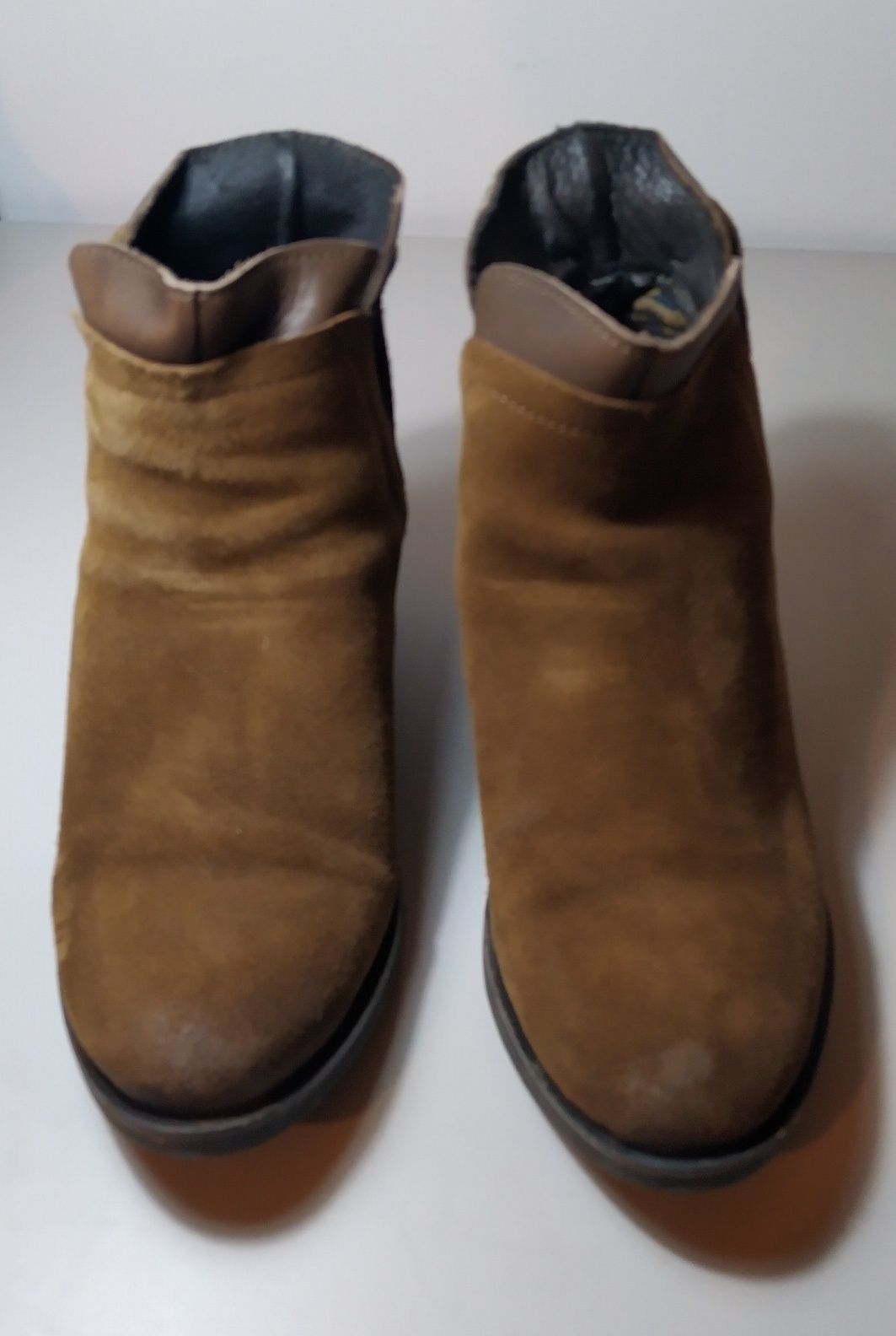 Botins camel em pele