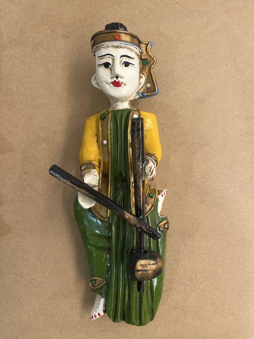 Esculturas em Madeira de Músicos da Indonésia