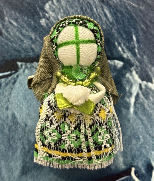 Лялька брошка мотанка мотанки прикраси