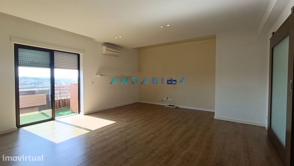 ANG1496 - Apartamento T2 para Arrendamento em Leiria