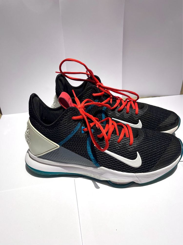 Nike lebron witness 4 44,5