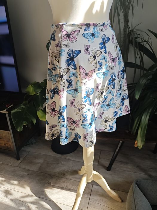 Spódnica motylki biała rozkloszowana niebieskie motyle butterfly skate