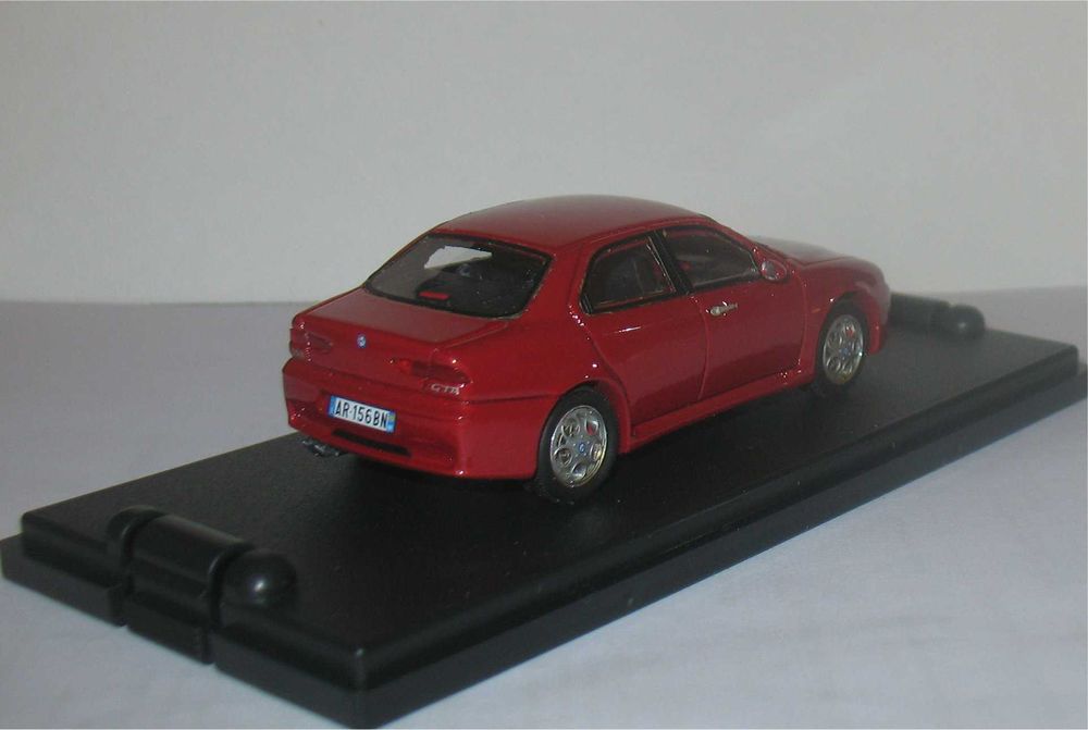 Alfa Romeo 156 GTA - Berlina (Escala 1/43)