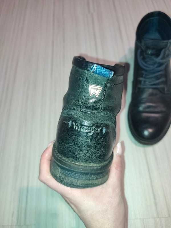 buty trzewiki męskie rozm. 40 firmy Wrangler