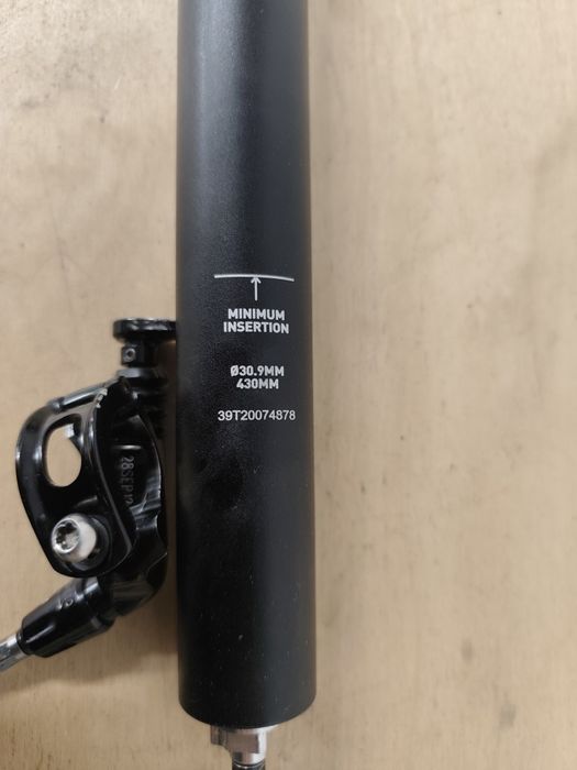 Sztyca regulowana Rock Shox reverb 30.9 mm, manetka w komplecie.