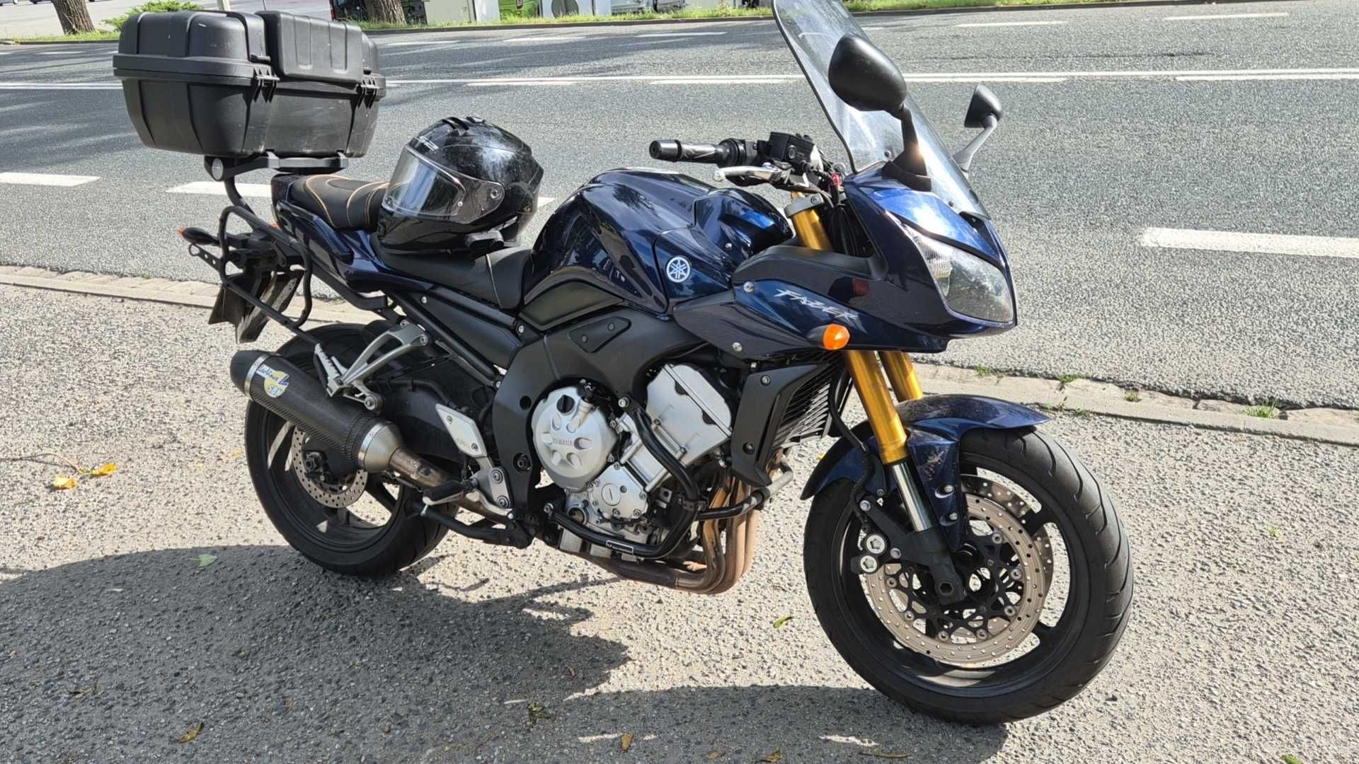 Yamaha FZ1, Kufry, bagi, siedzenia, tłumik.