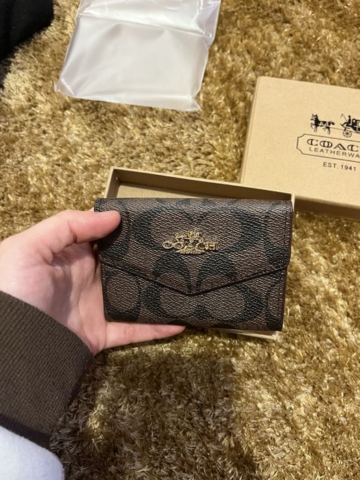 Carteira Coach totalmente nova