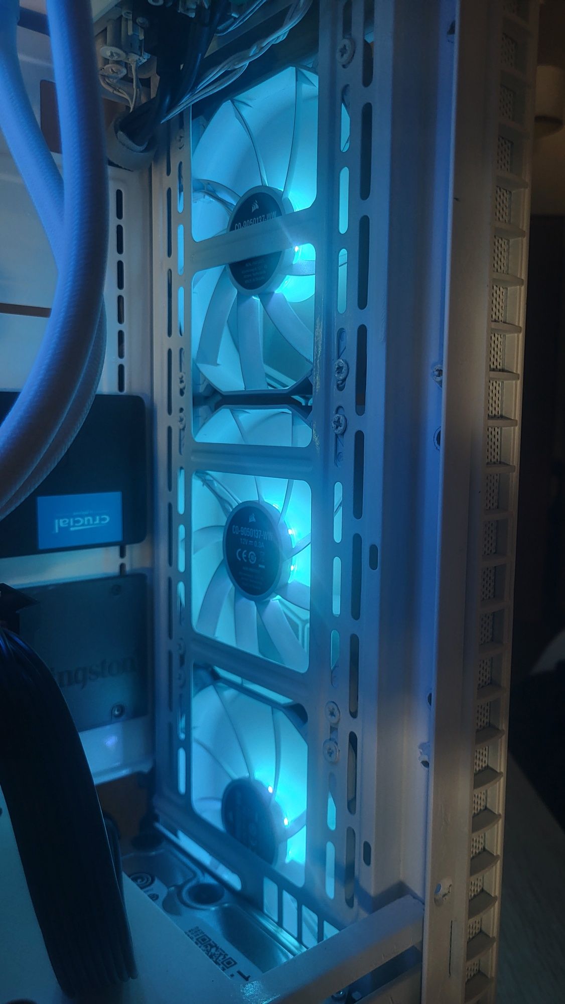 Kit 3 Ventoinhas pc + Controlador iCUE - Corsair SP120 RGB Elite