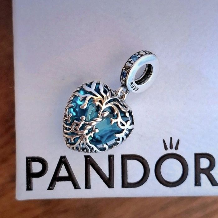 Charms Pandora serce