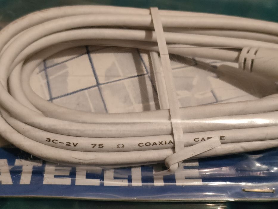 Kabel antenowy - wtyk F, przewód 2,5m - NOWY