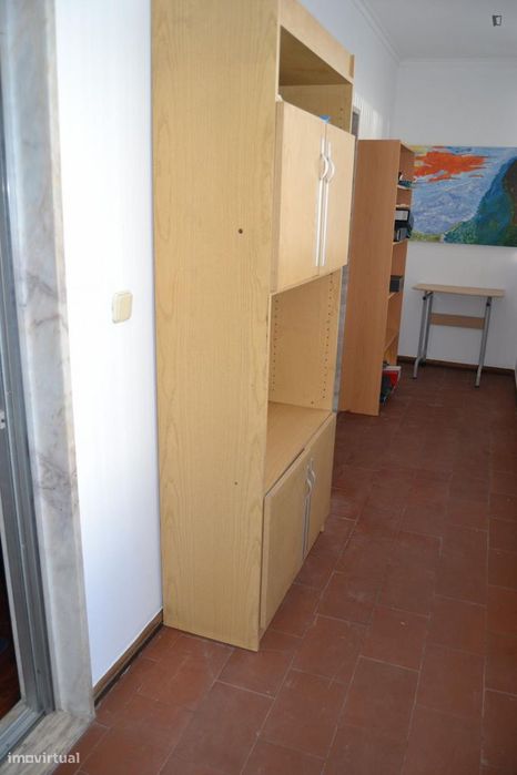 Quarto - localizado em Benfica Lisbon