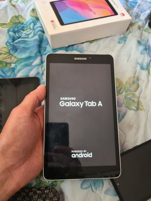 Планшет Samsung Galaxy 8 диагональ. 2/16. 9Андройд. Зарядка таэбси.