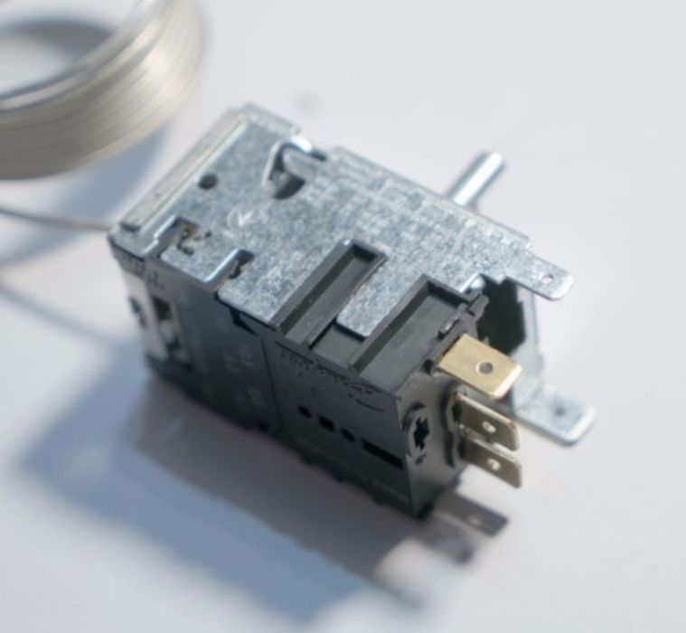 Термостат Danfos Терморегулятор Danfoss BN 077B1103L 1041/ EN60730-2-9