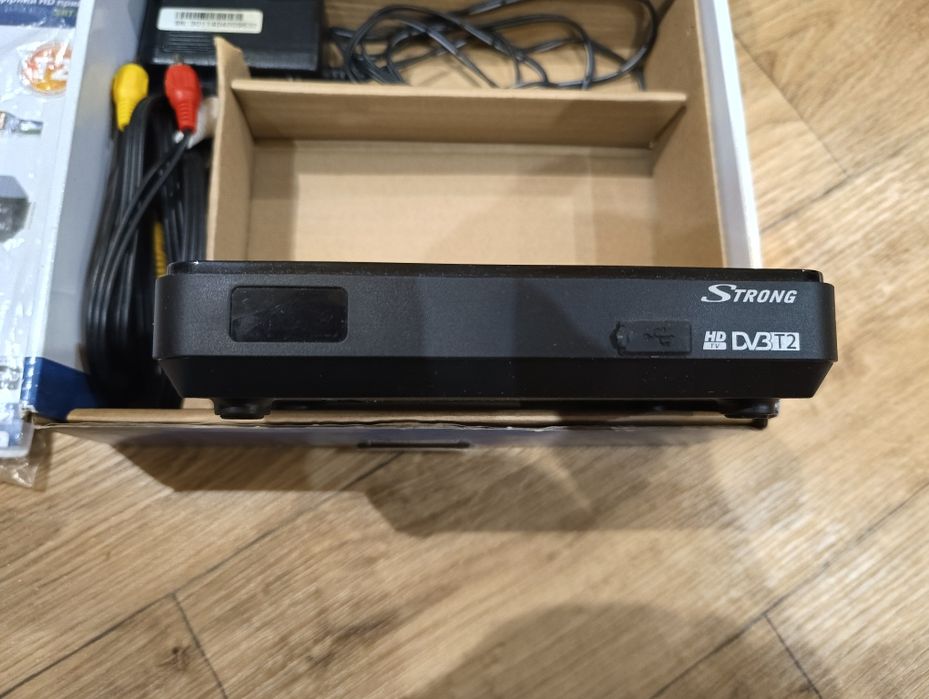 Цифровой тюнер Т2 Strong SRT 8501